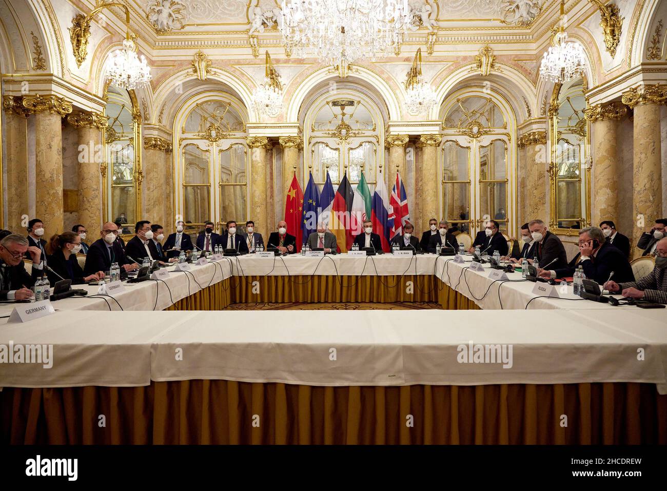 (211228) -- VIENNA, Dec. 28, 2021 (Xinhua) -- Photo taken on Dec. 27, 2021 shows a meeting of the Joint Comprehensive Plan of Action (JCPOA) Joint Commission in Vienna, Austria. (EU Delegation in Vienna/Handout via Xinhua) Stock Photo