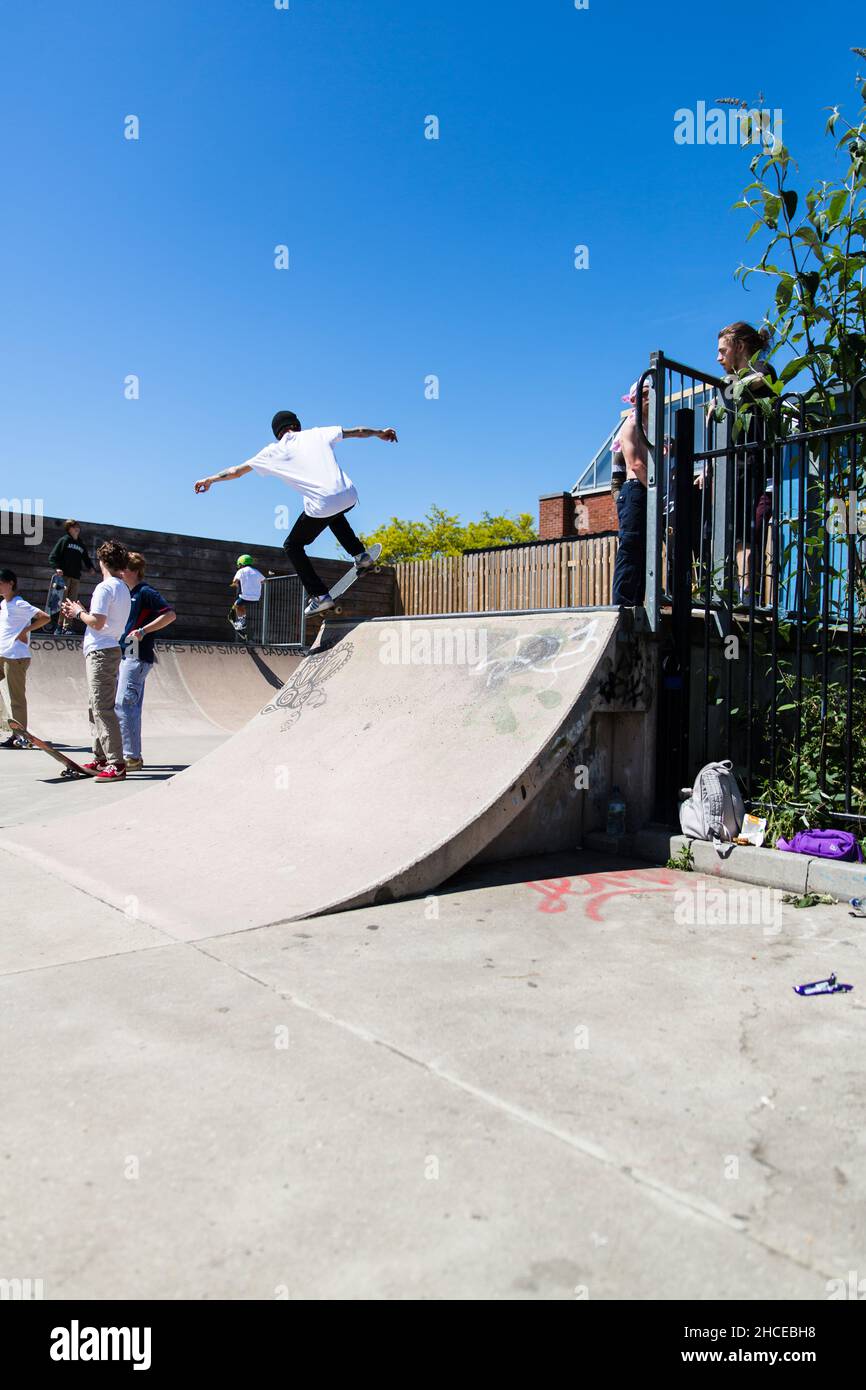 Skateboarding competition hi-res stock photography and images - Alamy