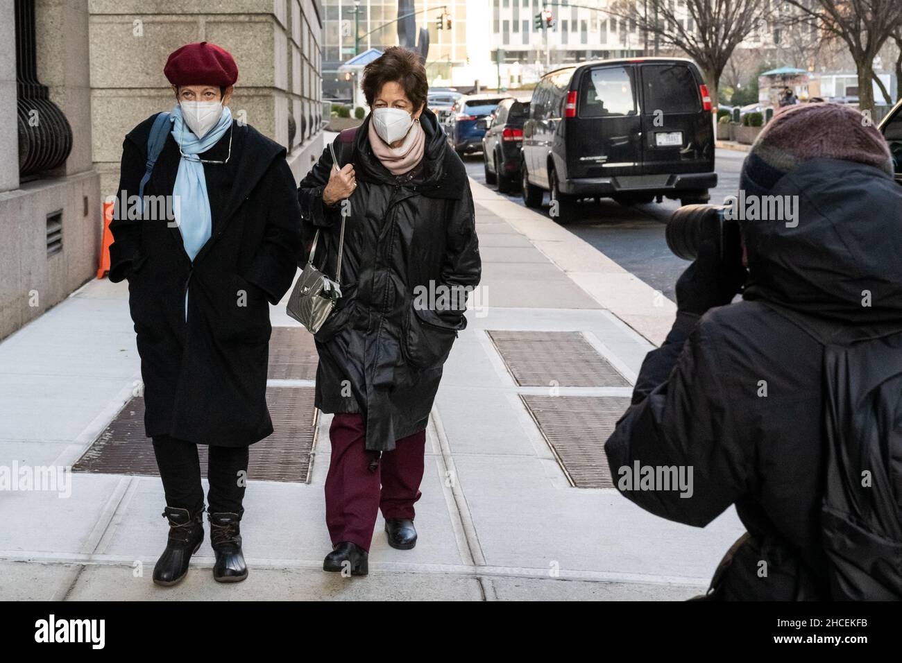 New York, USA. 28th Dec, 2021. (L-R) Isabel and Christine Maxwell, Gishlain Maxwell's sisters, arrive at the federal courthouse in the Southern District of New York for the trial of Ghislaine Maxwell, in New York, NY, on December 28, 2021. It's the fifth day of jury deliberation whether the British socialite is a dangerous predator who recruited teenagers to be sexually abused by financier Jeffrey Epstein, as prosecutors claim. (Photo by Gabriele Holtermann/Sipa USA) Credit: Sipa USA/Alamy Live News Stock Photo