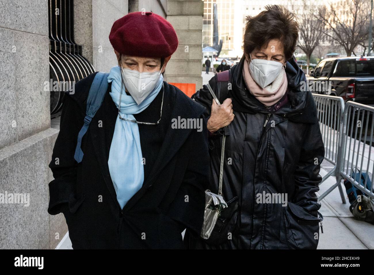 New York, USA. 28th Dec, 2021. (L-R) Isabel and Christine Maxwell, Gishlain Maxwell's sisters, arrive at the federal courthouse in the Southern District of New York for the trial of Ghislaine Maxwell, in New York, NY, on December 28, 2021. It's the fifth day of jury deliberation whether the British socialite is a dangerous predator who recruited teenagers to be sexually abused by financier Jeffrey Epstein, as prosecutors claim. (Photo by Gabriele Holtermann/Sipa USA) Credit: Sipa USA/Alamy Live News Stock Photo