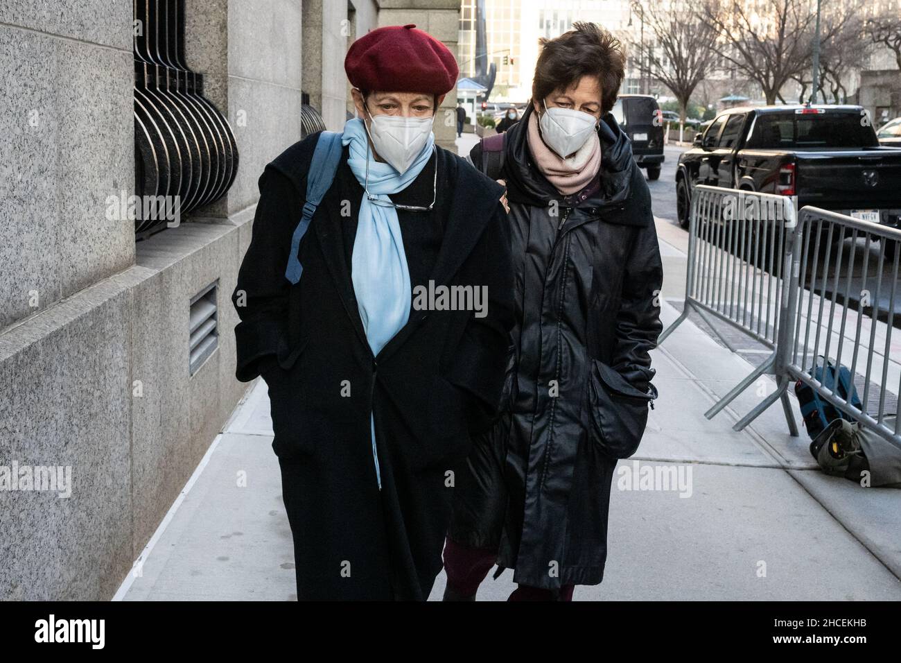 New York, USA. 28th Dec, 2021. (L-R) Isabel and Christine Maxwell, Gishlain Maxwell's sisters, arrive at the federal courthouse in the Southern District of New York for the trial of Ghislaine Maxwell, in New York, NY, on December 28, 2021. It's the fifth day of jury deliberation whether the British socialite is a dangerous predator who recruited teenagers to be sexually abused by financier Jeffrey Epstein, as prosecutors claim. (Photo by Gabriele Holtermann/Sipa USA) Credit: Sipa USA/Alamy Live News Stock Photo