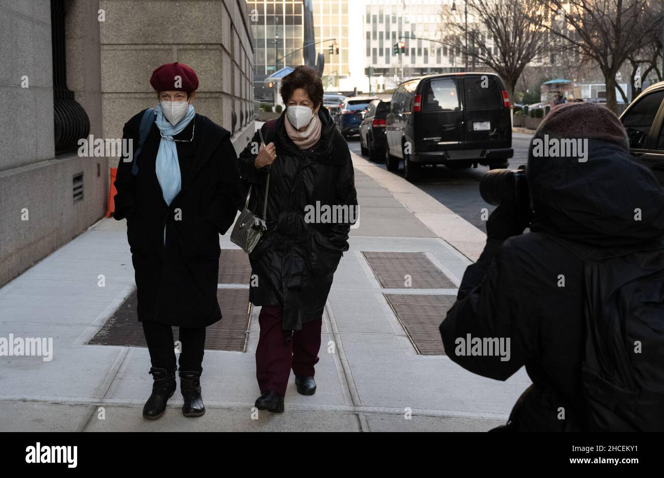 Isabel Maxwell (left) and Christine Maxwell, arriving at the federal courthouse in the Southern District of New York for the trial of Ghislaine Maxwell. A jury will resume deliberations over whether the British socialite is a dangerous predator who recruited teenagers to be sexually abused by financier Jeffrey Epstein, as prosecutors claim. Picture date: Tuesday December 28, 2021. Stock Photo