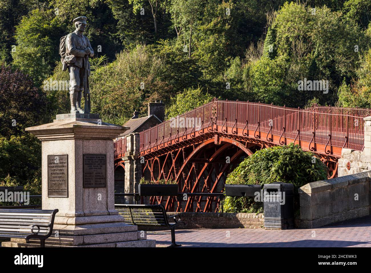 Memorial to the fallen soldiers from the first world war next to the cast iron bridge at Ironbridge, Telford, Shropshire, England Stock Photo