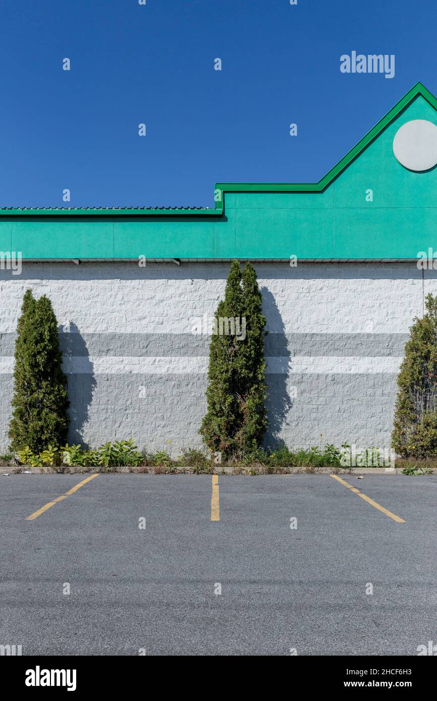 A colourful industrial building on the outskirts of StBrunode