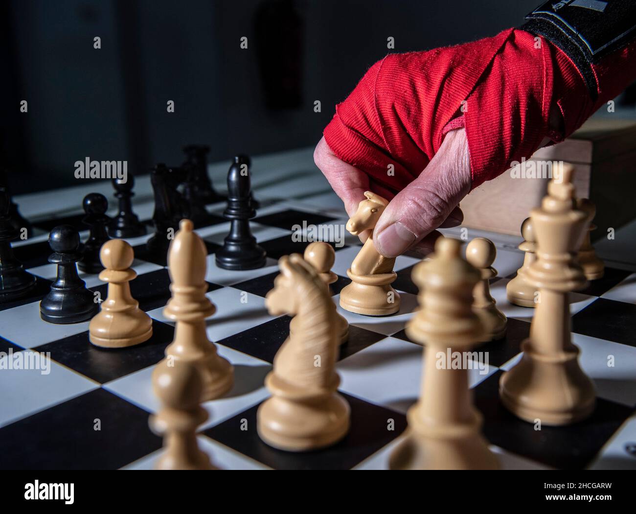 Chess boxing hi-res stock photography and images - Alamy