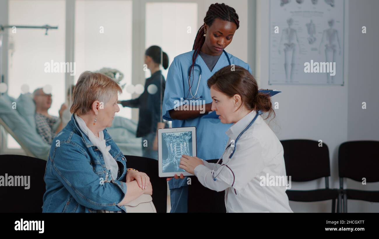 Close up medic explaining ray hi-res stock photography and images - Alamy