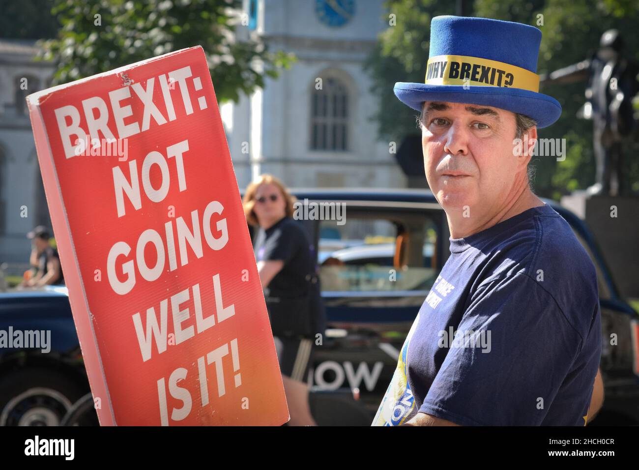Steve (Steven) Bray, Westminster ´Stop Brexit Man´, protests with placard outside Parliament in Westminster, London Stock Photo