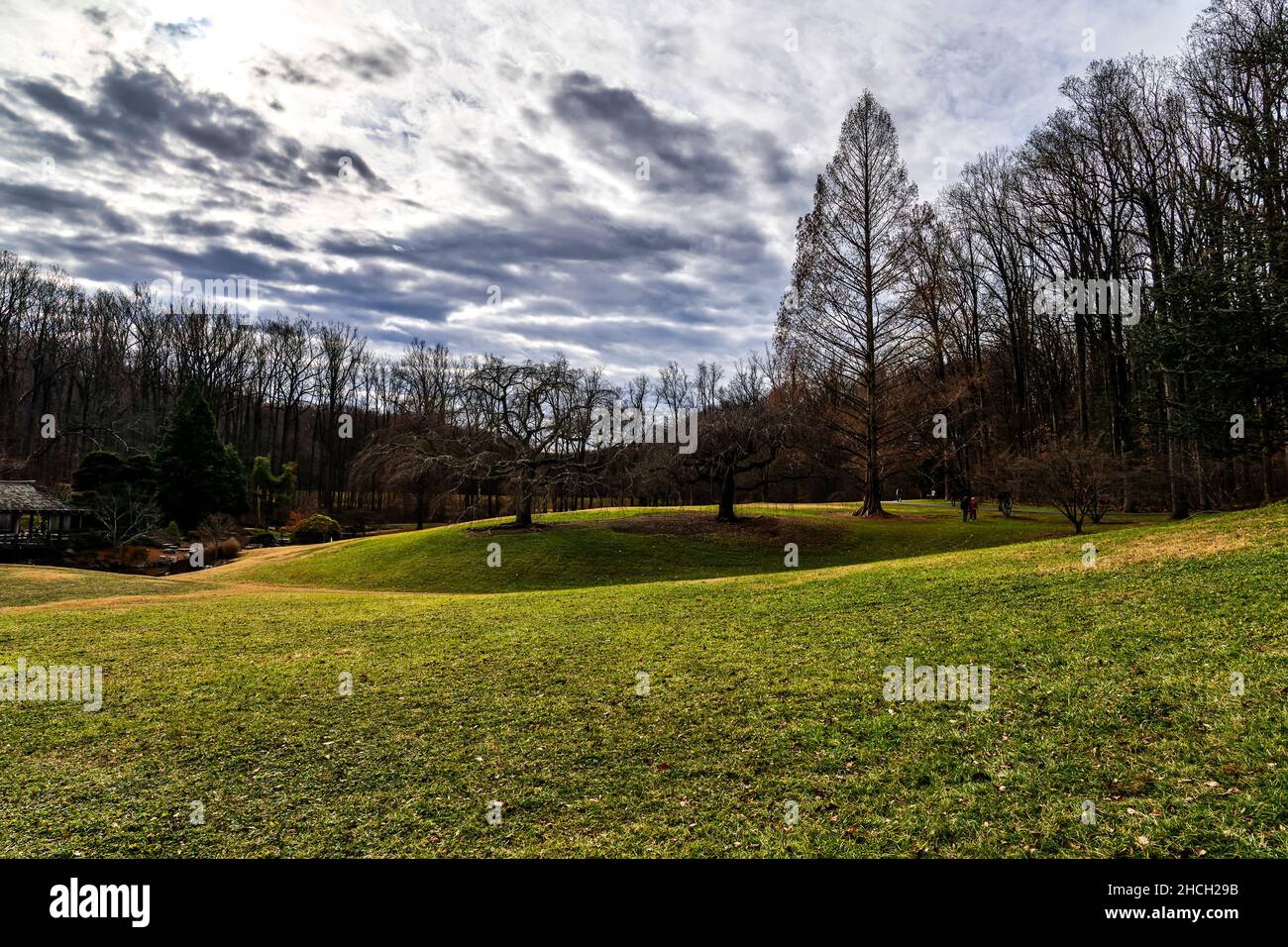 With hillock garden hi-res stock photography and images - Alamy