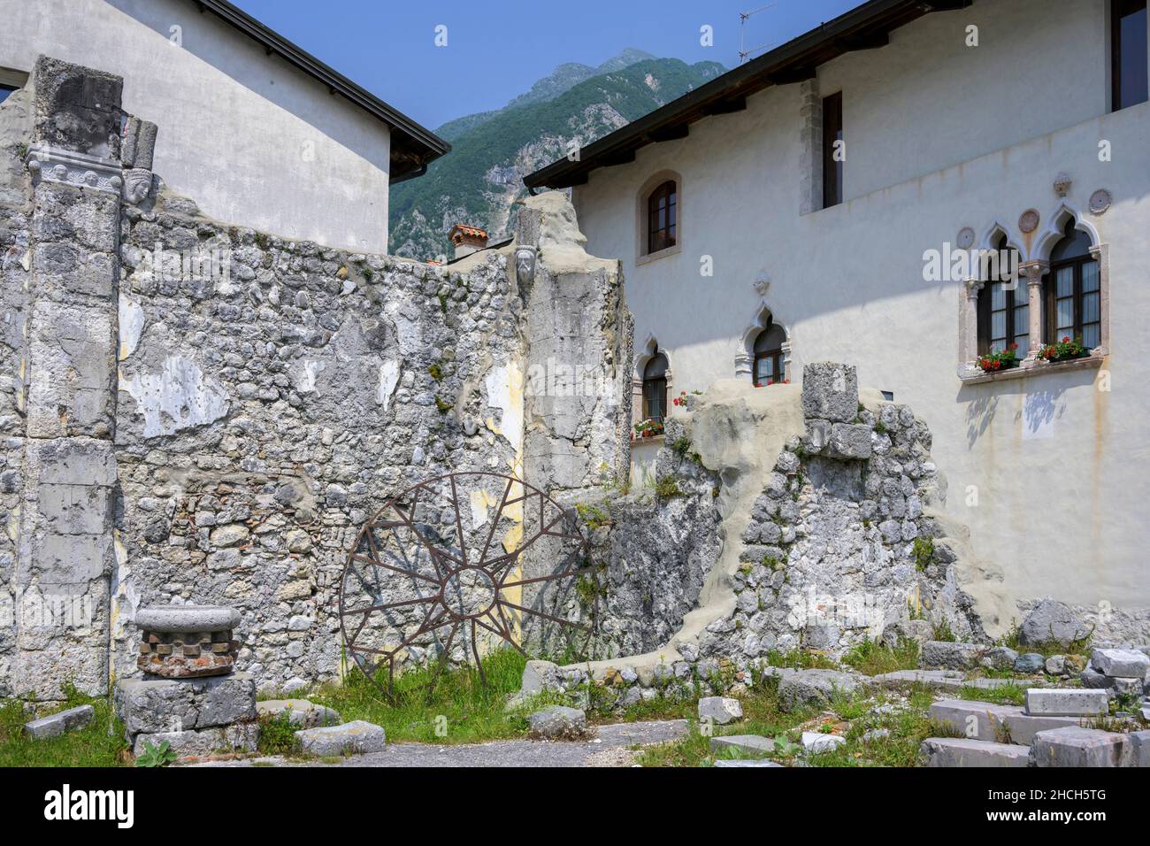 Ruins of the church that collapsed in the 1976 earthquake, Venzone, province of Udine, Italy Stock Photo