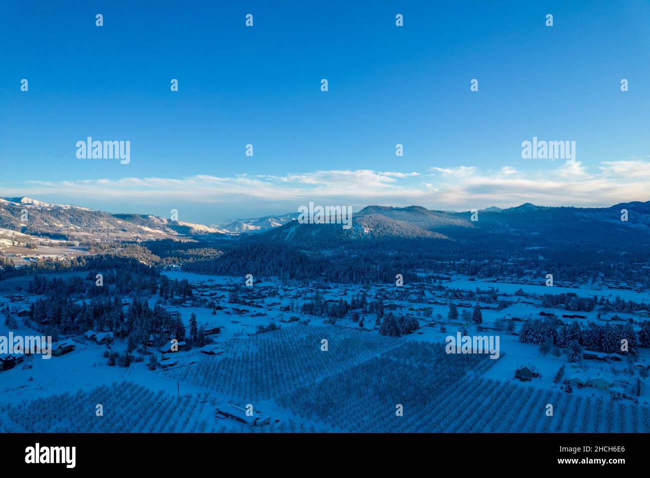 The snow covered Cascades in Leavenworth, Washington Stock Photo Alamy