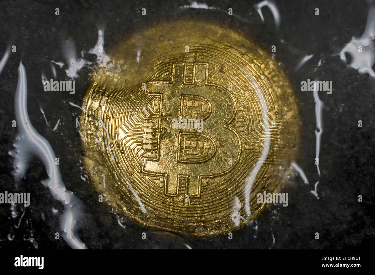 Cryptocurrency frozen hi-res stock photography and images - Alamy