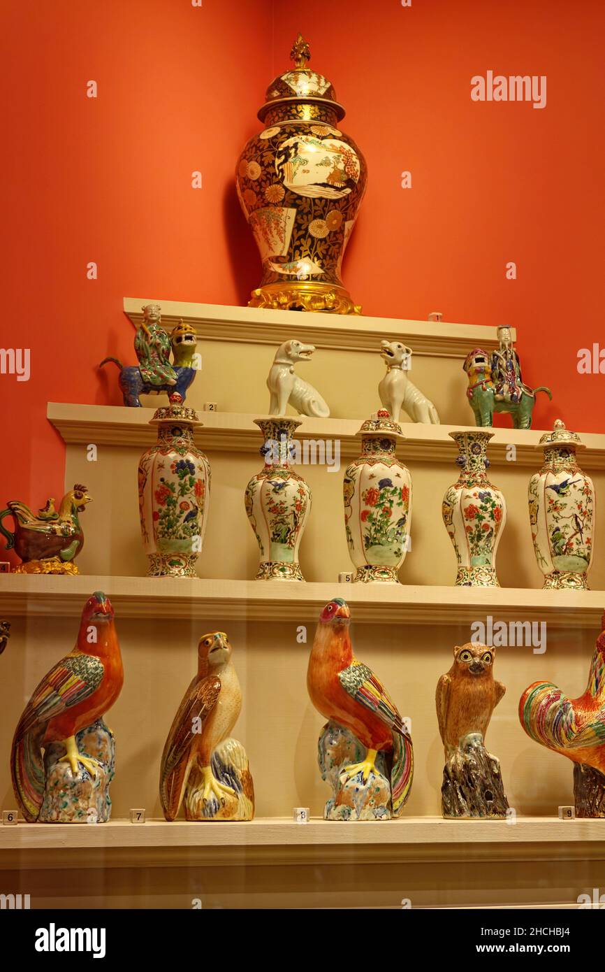 Asian porcelain exhibit, vases, animals, dogs, birds, antiques, Gallery, Winterthur Museum, Delaware, Winterthur, DE Stock Photo