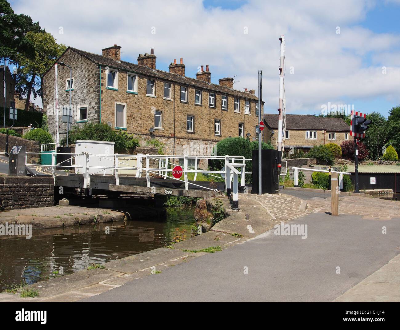 Swing bridge on the Thanet Canal or Springs Branch of the Leeds and Liverpool canal which runs from Skipton to Skipton castle. Stock Photo
