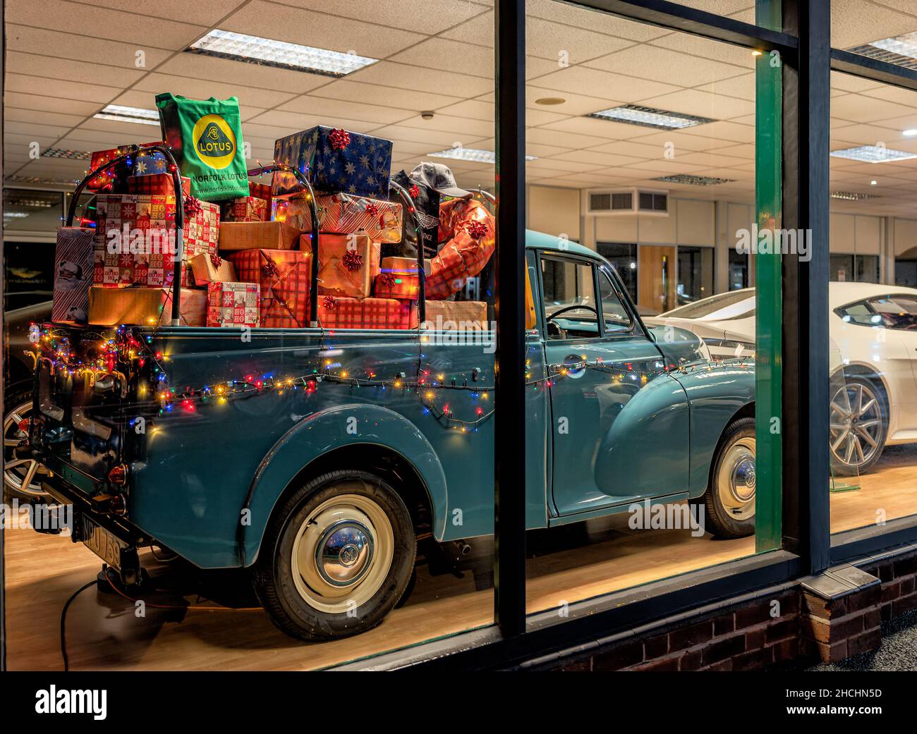 Truck showroom hires stock photography and images Alamy