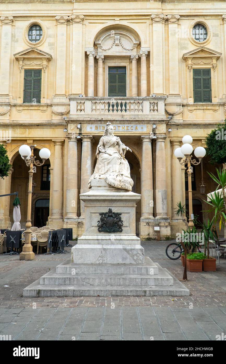 Queen Victoria Statue Valletta Malta Stock Photo Alamy