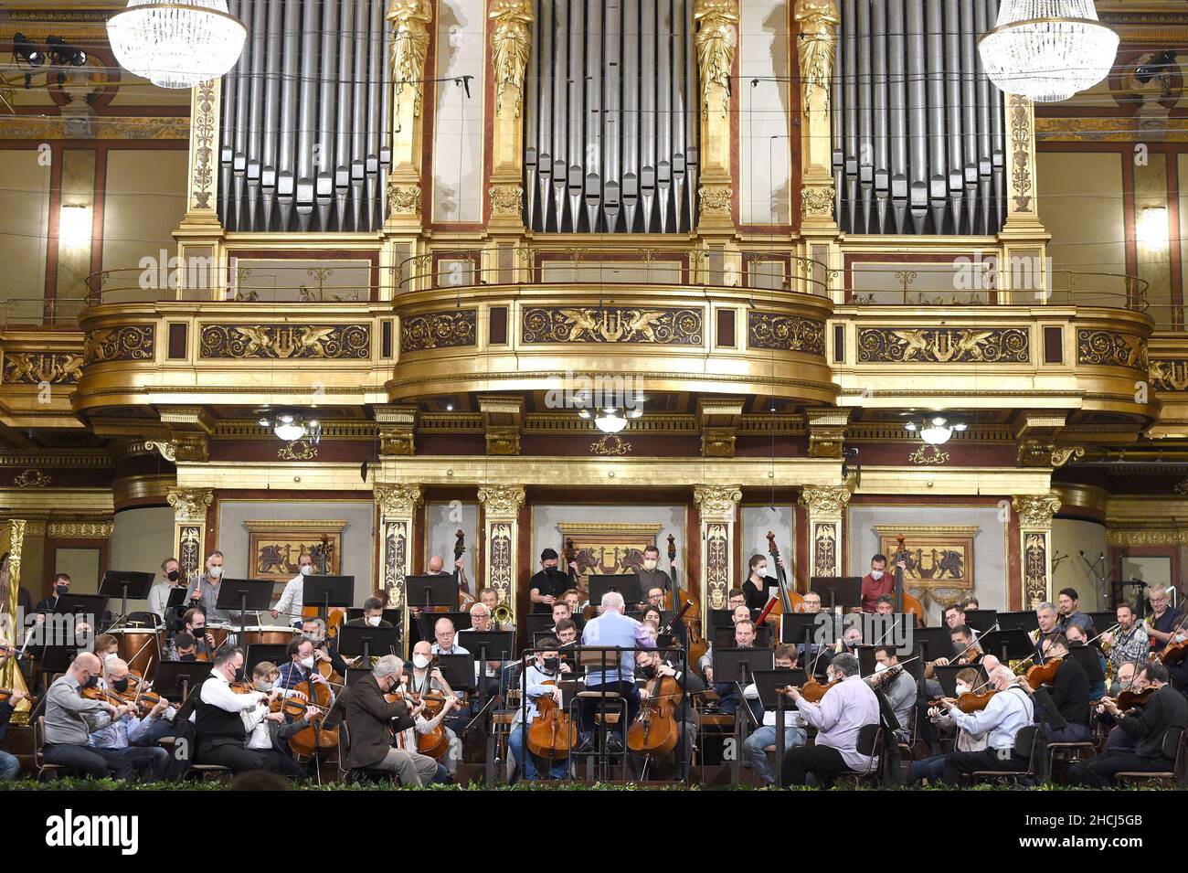 Vienna, Austria. 29th Dec, 2021. Musicians of the Vienna Philharmonic