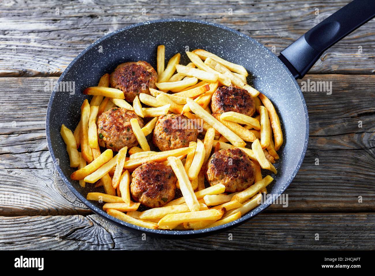 Vitoulet, Gehaktballetjes, Belgian meatballs of ground pork and veal in