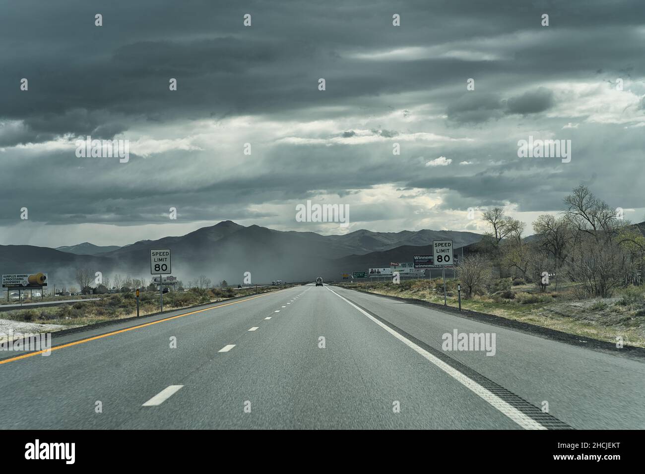 80 Mph Speed Limit signs on EB I80 in Nevada Stock Photo Alamy