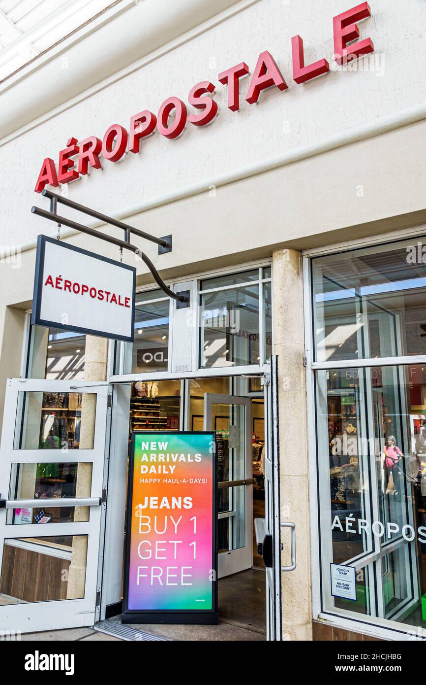 Orlando vineland premium outlets outlet factory store fashion mall shopping  hi-res stock photography and images - Alamy