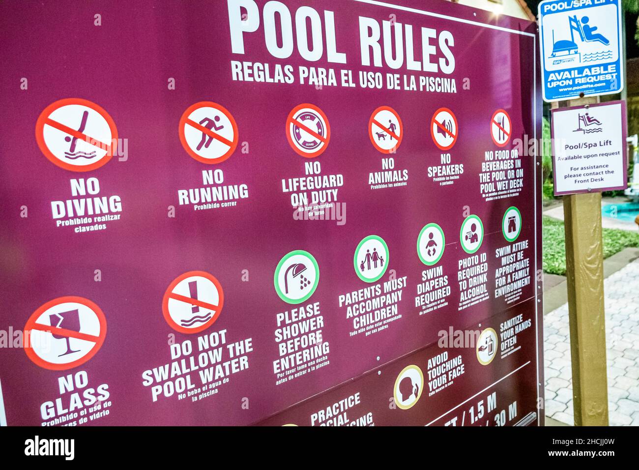 Orlando Florida Blue Tree Resort Sign Pool Rules Spanish English Bilingual Languages Stock Photo Alamy Orlando Florida Blue Tree Resort Sign Pool Rules Spanish English Bilingual Languages Stock Photo Alamy