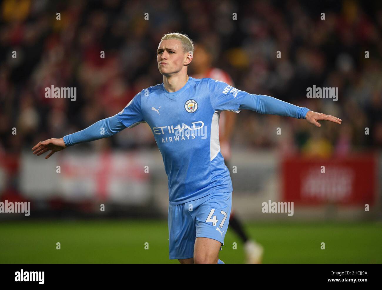 London, UK. 29th Dec, 2021. Phil Foden celebrates his goal during the Premier League match at the Brentford Community Stadium. Credit: Mark Pain/Alamy Live News Stock Photo