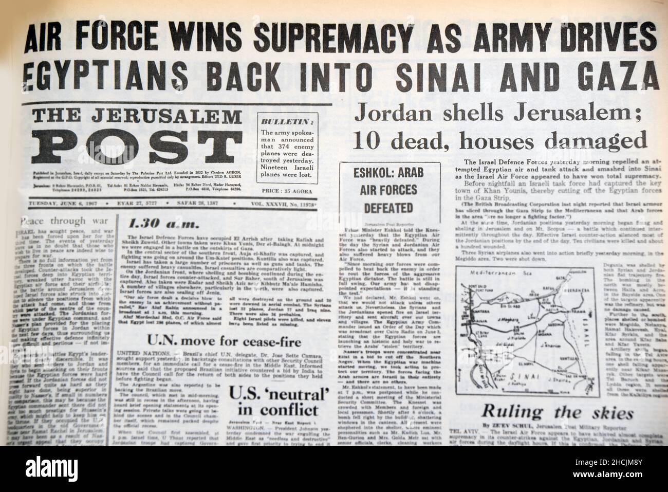 Headline from Israeli newspaper featuring an historical event - Egypt forced back from Sinai in the Six Day War, 1967 Stock Photo