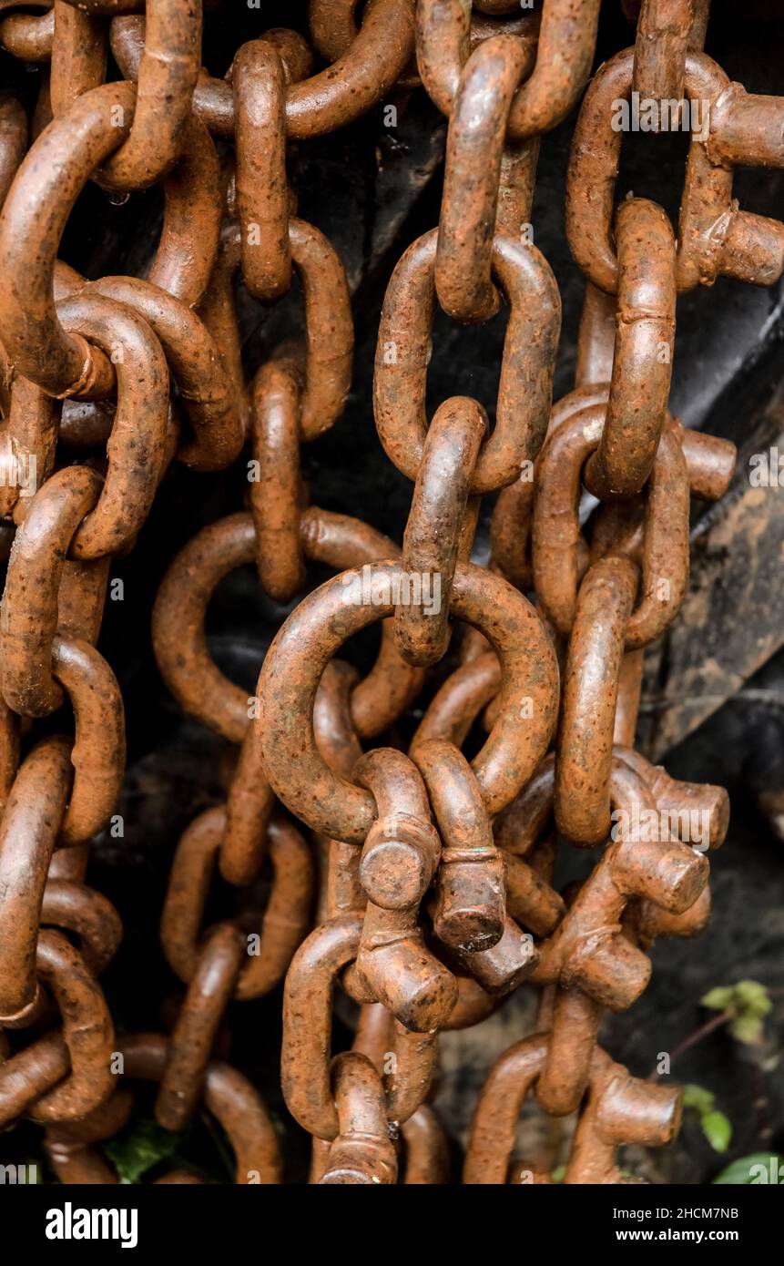 Thick cast iron chain detail Stock Photo by ©thomasmales 31239829