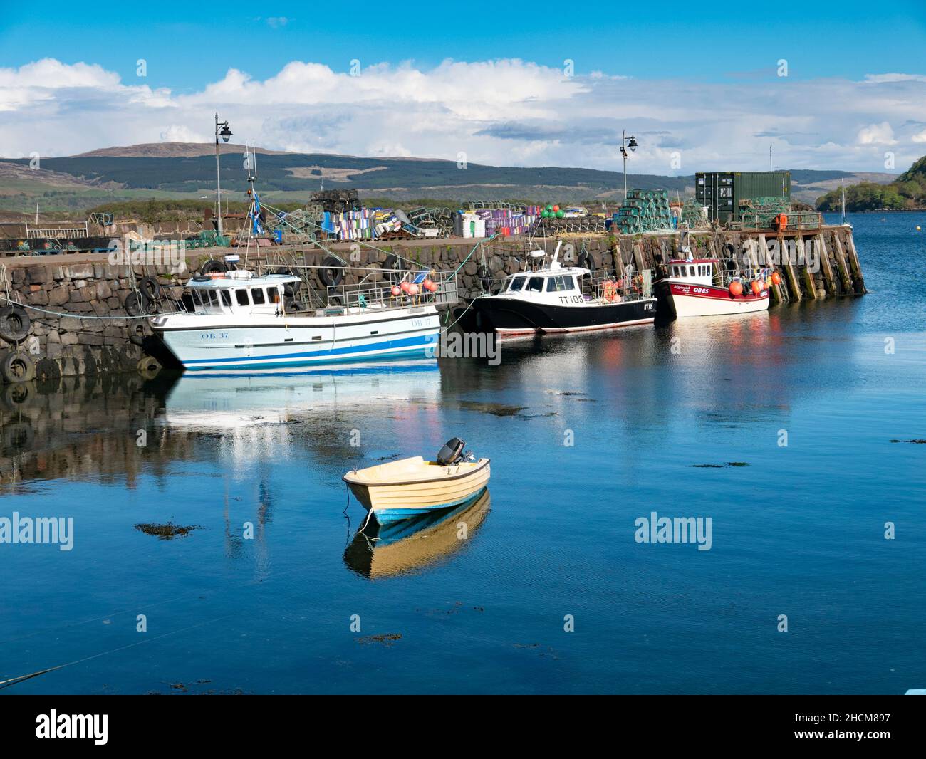 Tobermory Harbour, showing fishing vessels Stock Photo