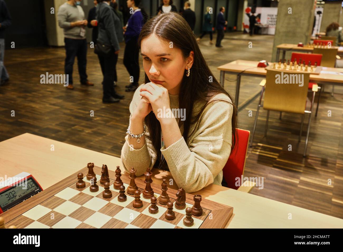 Blitz chess hi-res stock photography and images - Alamy