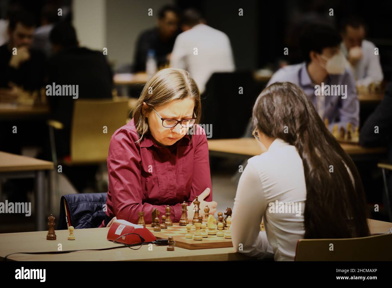 Blitz chess hi-res stock photography and images - Alamy