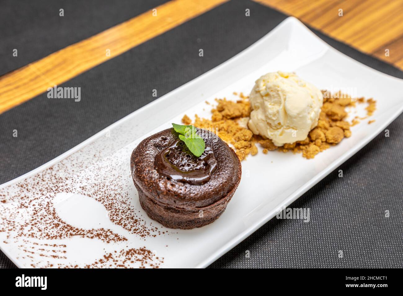 Vanilla cocoa ice cream hi-res stock photography and images - Alamy