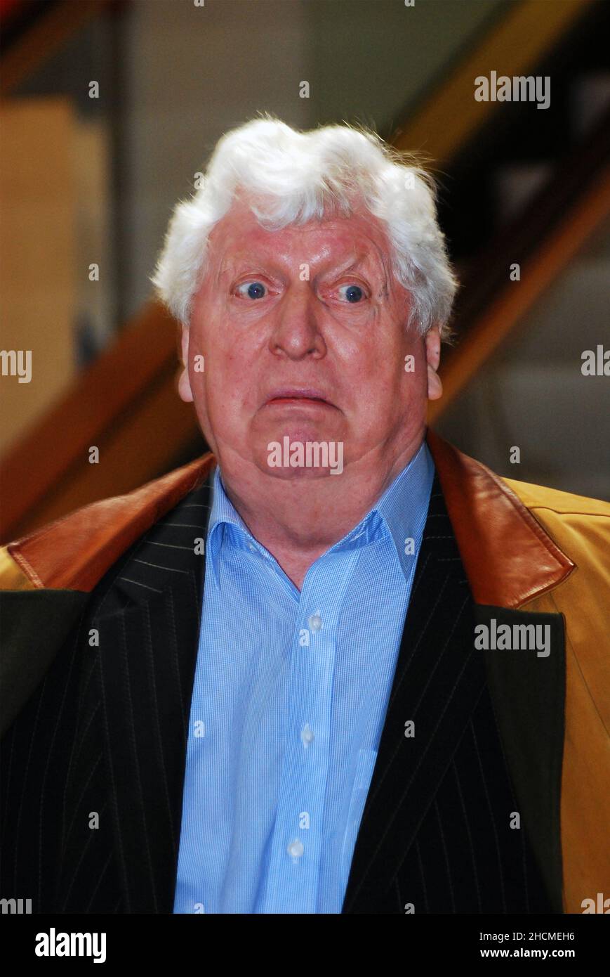 Doctor Who Dr Who, stage, TV, and film actor, Tom Baker, famous for playing the Fourth Doctor. A well-known raconteur, here Tom tells a humerous tale Stock Photo