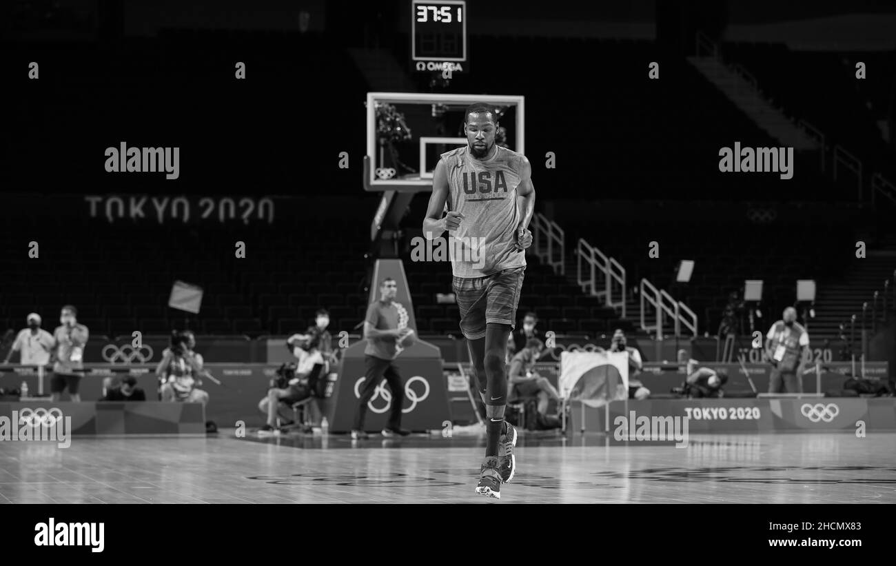 kevin durant black and white photo