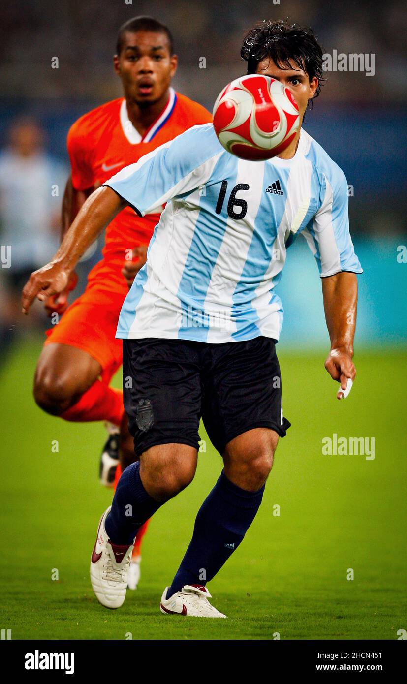 Sergio Aguero at the 2008 Olympic soccer tournament against holland in Shanghai Stock Photo