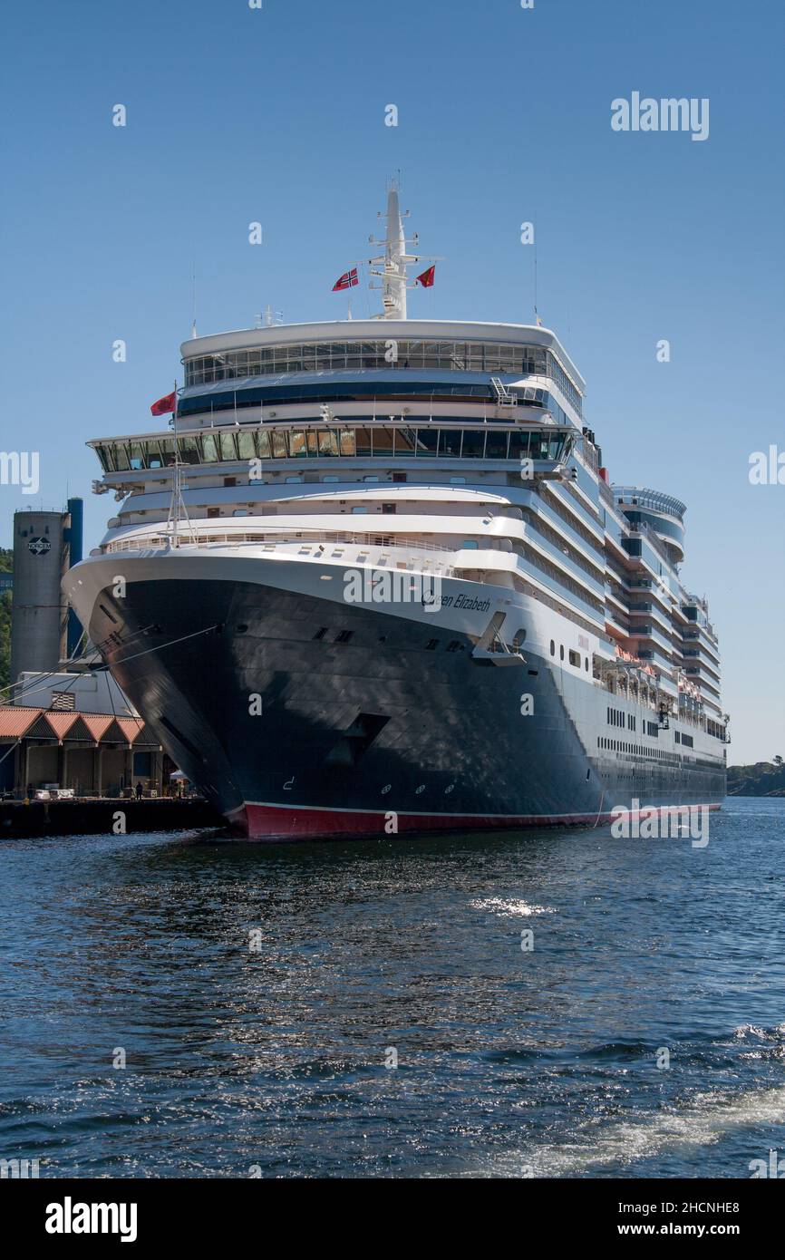 Alaska Onboard the Cunard Queen Elizabeth, image size:866x1390