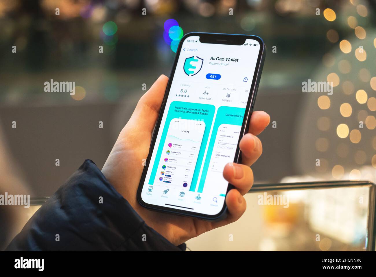 Exodus crypto bitcoin wallet app hi-res stock photography and images - Alamy