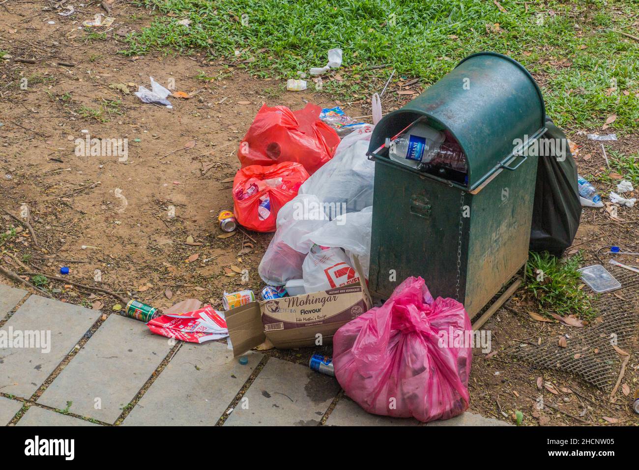 SINGAPORE, SINGAPORE MARCH 11, 2018 Overflowing garbage bin at the