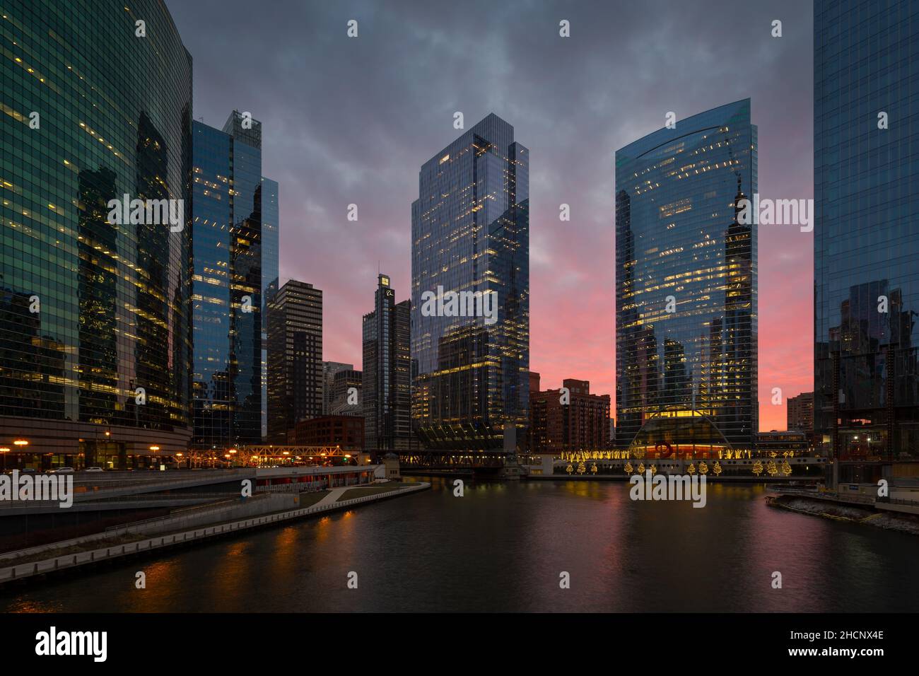 View of the Chicago downtown over the river Stock Photo - Alamy