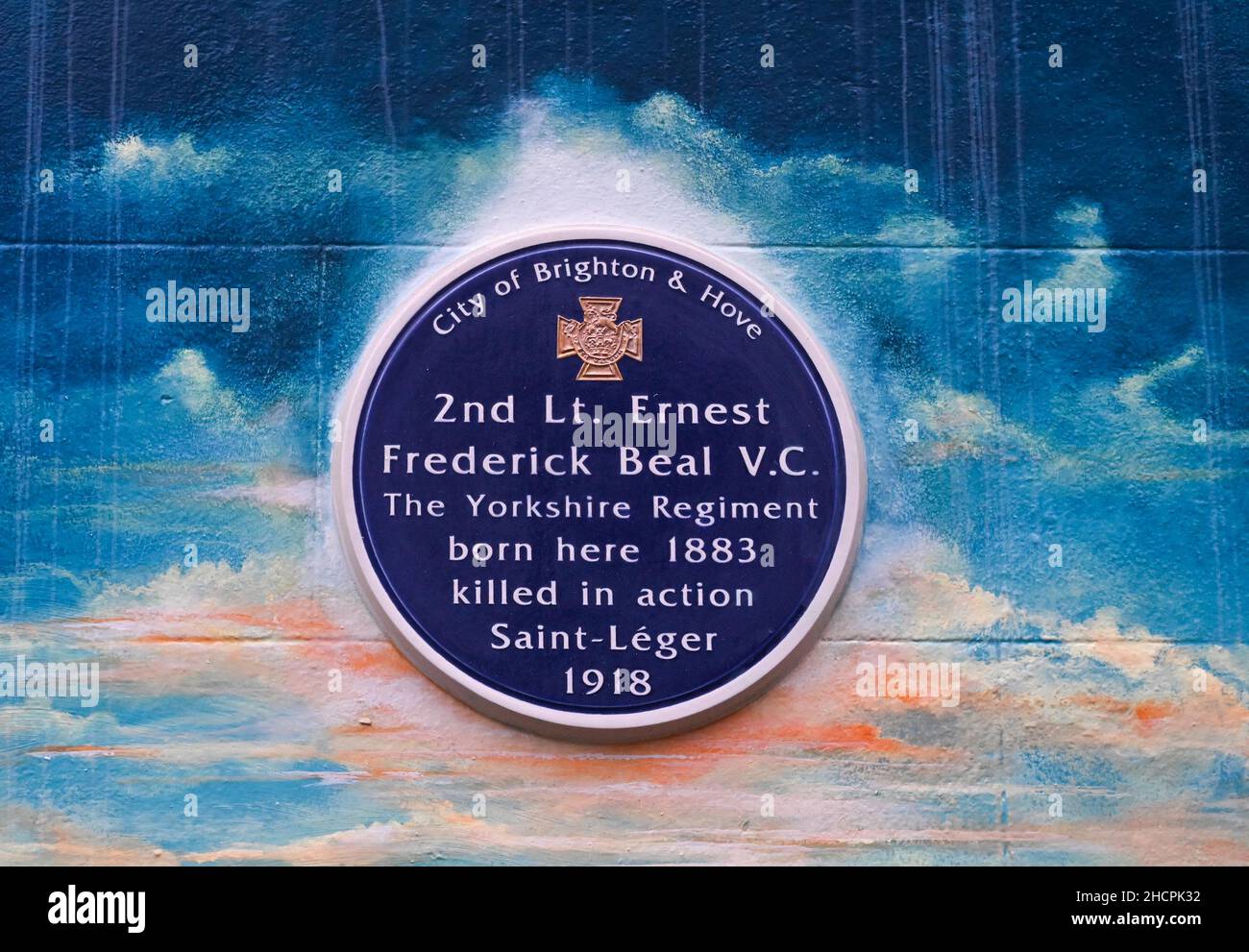 A blue plaque in honour of 2nd Lieutenant Ernest Frederick Beal VC just off Lewes Road Brighton where he lived Stock Photo