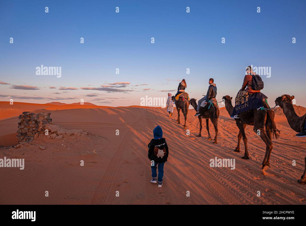 Child man desert hi-res stock photography and images - Alamy