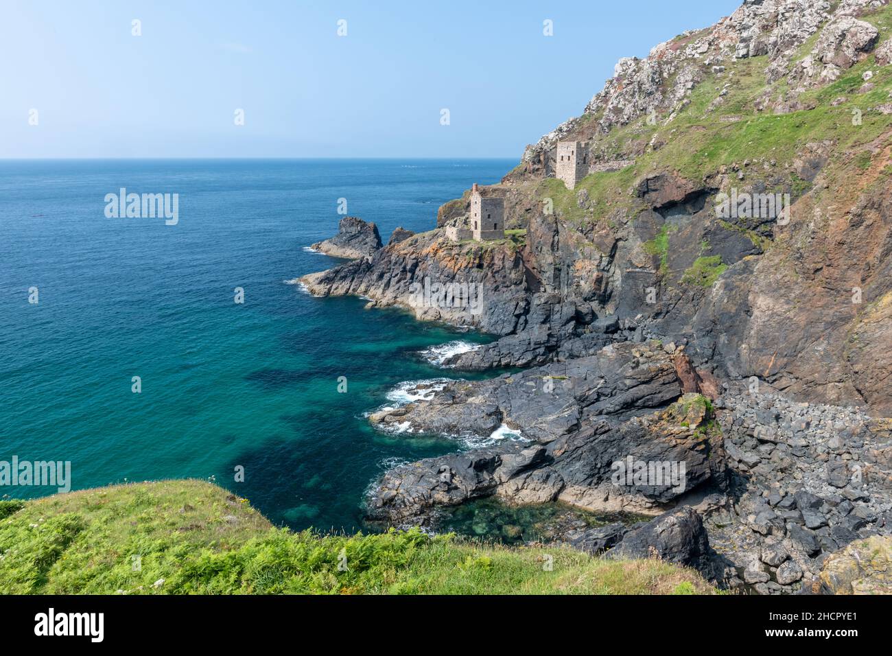 The engine houses at the Crowns mine at Botallack mine in Cornwall ...