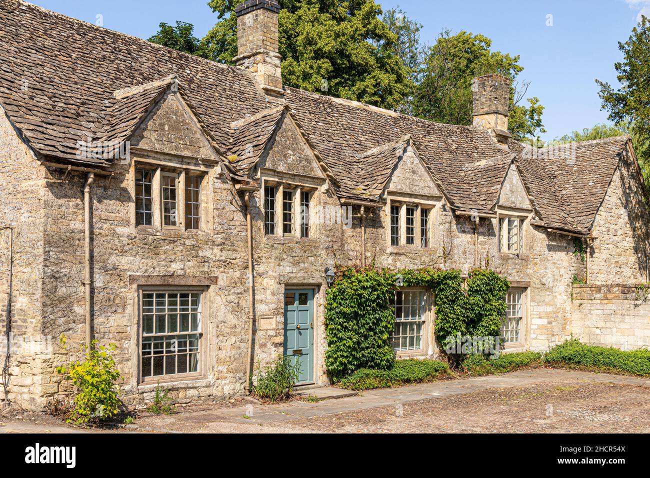 Wysdom Cottage (Symon Wysdom's House dating from the 16th century) in the Cotswold town of Burford, Oxfordshire UK Stock Photo
