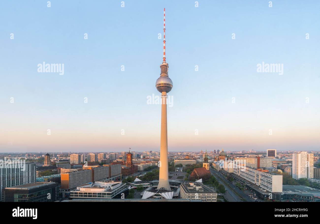 Plaza alexanderplatz hi-res stock photography and images - Alamy