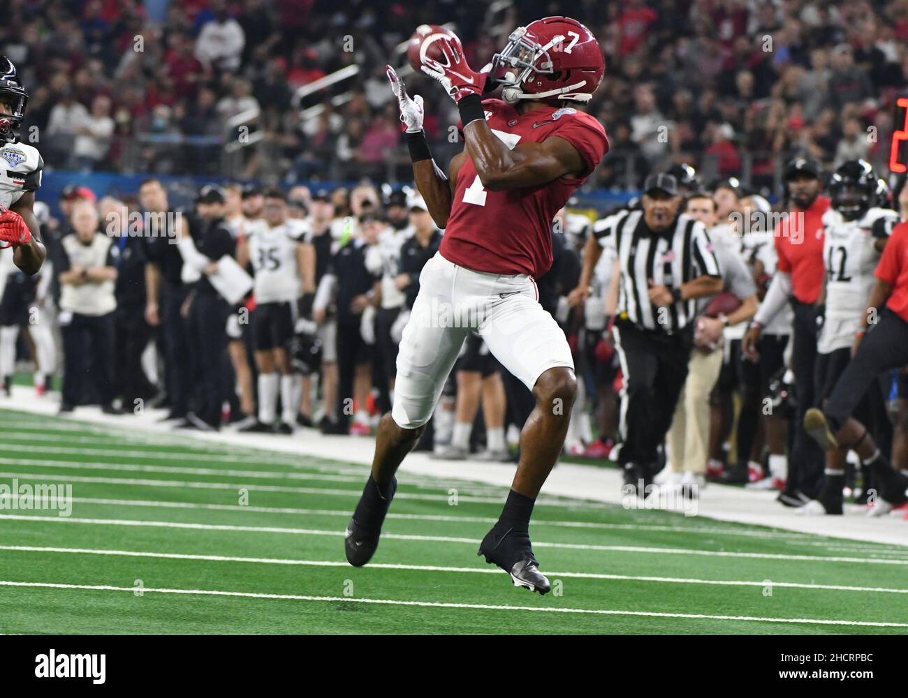 Arlington, USA. 31st Dec, 2021. Alabama's Ja'Corey Brooks catches a 44-yard touchdown against the Cincinnati Bearcats in the 2021 Cotton Bowl Classic, one of the College Football Playoff Semifinal games, on Saturday, December 31, 2021 at AT&T Stadium in Arlington, Texas. Photo by Ian Halperin/UPI Credit: UPI/Alamy Live News Stock Photo