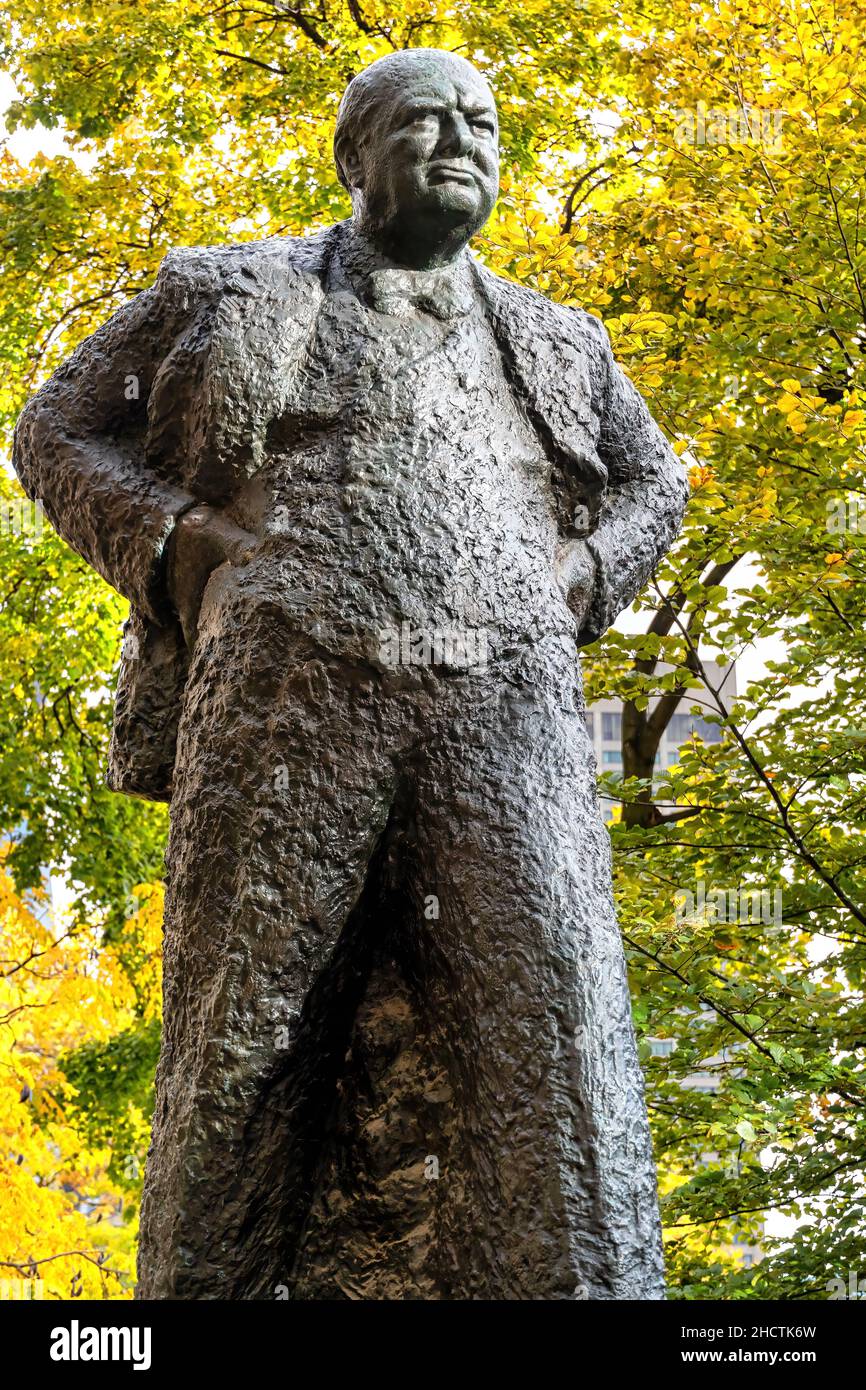 Winston Sculpture main image 1