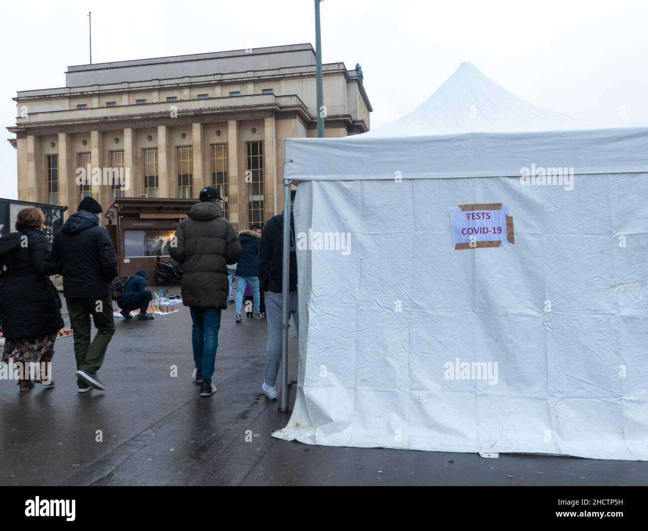 Paris, France. December 26. 2021. Tent housing  and testing centre for coronavirus, covid 19, in Trocadero district. Stock Photo