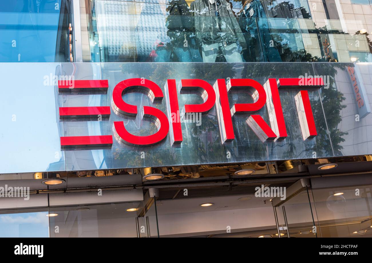 Esprit label hi-res stock photography and images - Alamy