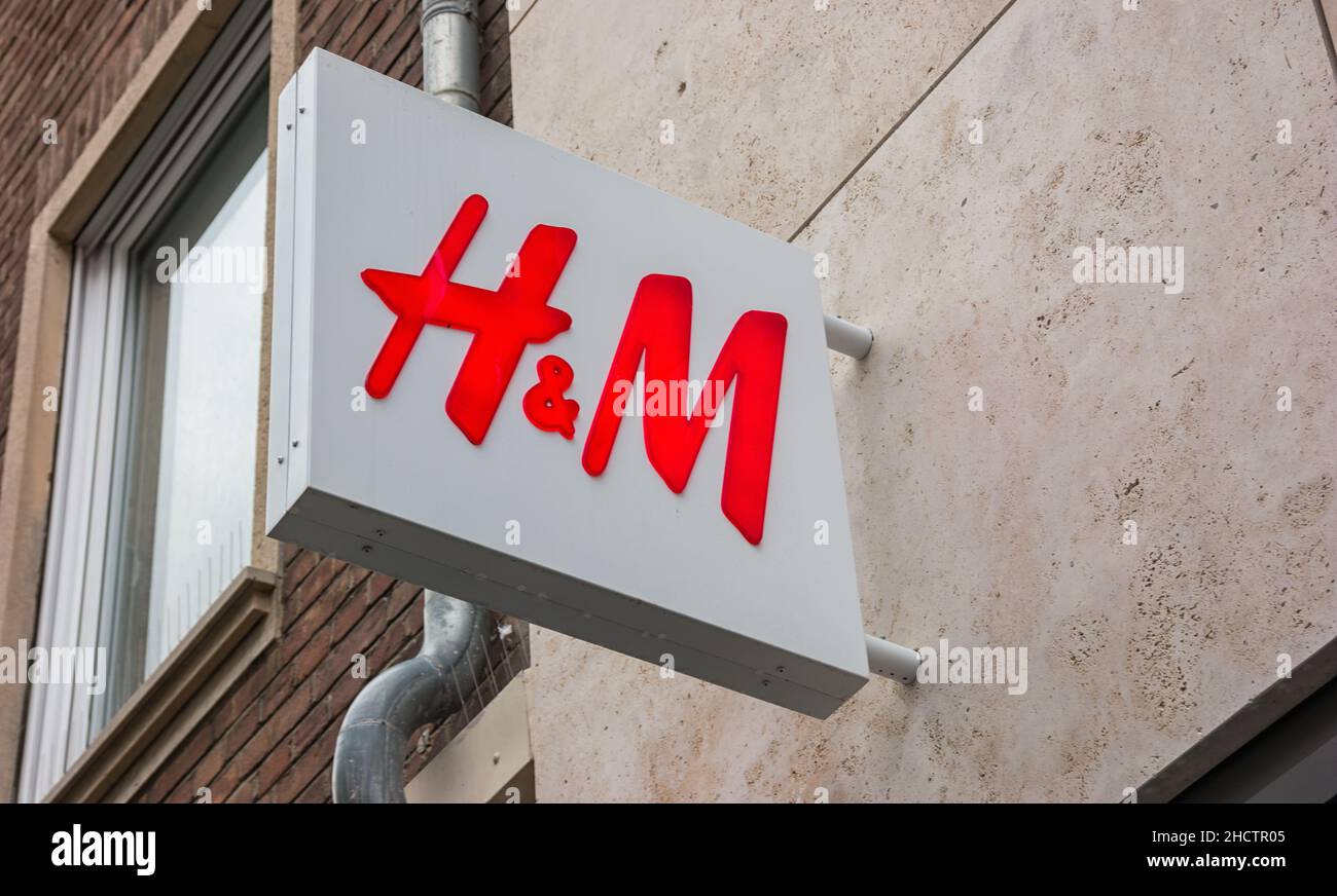 H & m h&m hi-res stock photography and images - Page 3 - Alamy