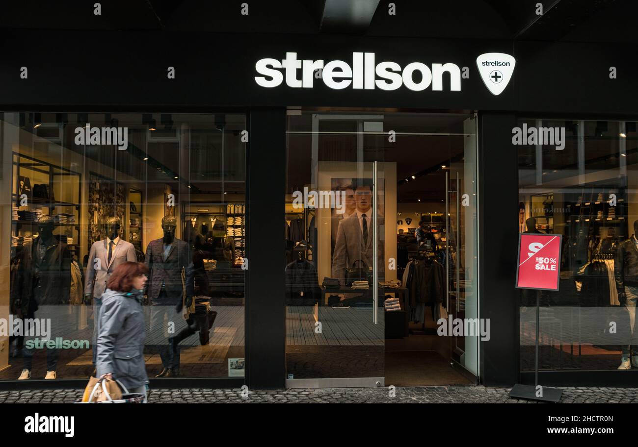 'Strellson' Store in Aachen. Strellson was created in 1984 by the Strellson AG. The product range mainly includes suits, trousers, shirts, sweaters, b Stock Photo