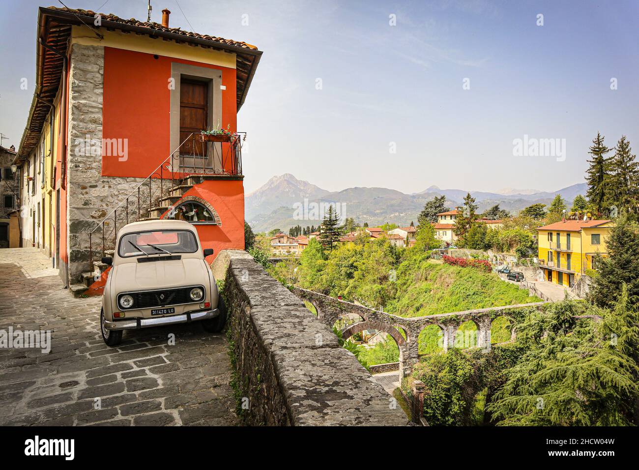 Italian scene hi-res stock photography and images - Alamy